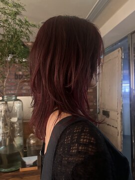 キャロルガーデンズ ボコカ 表参道(Carroll Gardens bococa) ブリーチなしレッド、ミディアム、レイヤーカット