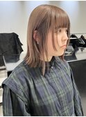 ミルクティーブロンドダークブルーワンホンレイヤーカット
