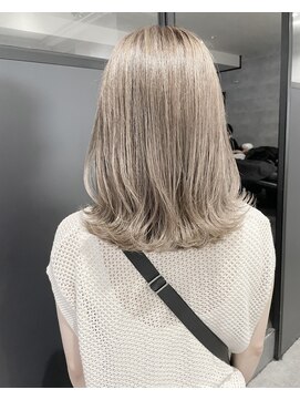 アンダーバーホワイト 泉佐野店(_WHITE) ☆ケアブリーチ　ダブルカラー　ハイライト　イルミナ