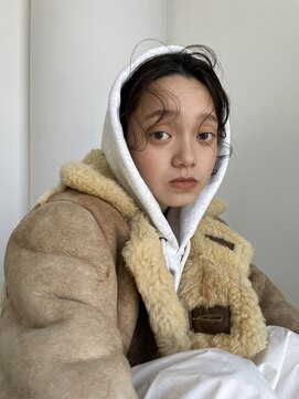 エイチ 天神橋(H) ミルクティーグレージュショートウルフレイヤーカットクラゲヘア