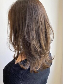 ハローイン 西広島駅前店(Hallo Inn)の写真/〈カラーのみの利用も大歓迎！〉ワンカラーで透明感あふれる髪色へ。ブリーチなしでクリアな発色を叶える◎