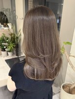 ミズチャーム(Ms.CHARM) グレージュ/韓国ヘア/レイヤー/ブリーチなし