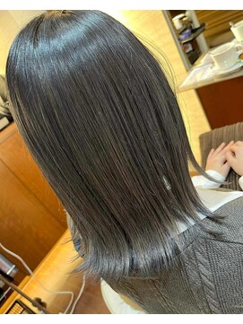 ライラ(RaiRa) ダークグレージュ