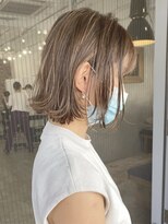 サン(SAN)&nbsp;切りっぱなしボブ/ハイライトオリーブグレージュ