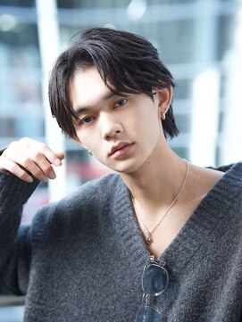 アルファ 新宿(alpha) フェザーパーマ/ブルーブラック/刈り上げセンターパート[新宿]