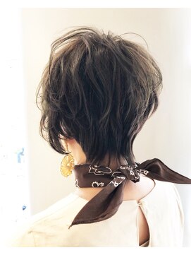 美容室 かんしゃ かんしゃ【Mariko】スカーフが似合うショートカット×デジパ