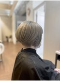 グレージュショート/斜めバンググレーベージュシルキーベージュ