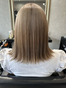 エクシア(EXCIA) ミルクティーベージュ/ブリーチオンカラー