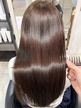 ヘアラヴィ(hair La Vie)の写真/☆北花田・高支持率◎【縮毛矯正+カット+生トリートメント¥17300】生まれつきの様な素髪ストレートに