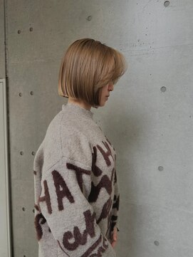 リバレッジ 白金(Leverage) 海外ブロンドボブ：Kaede Kotaki