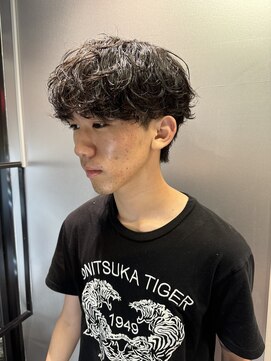 ゼスト リル 新宿(ZEST lill) 塩澤太一 シャドウパーマ くせ毛風 韓国風 テテ風パーマ 新宿