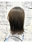 オリーブグレージュ