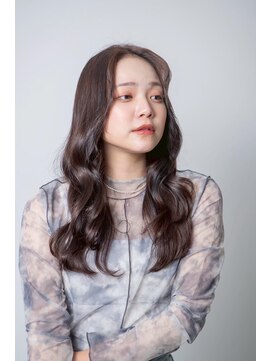 ルフュージュ バイ プロデュース 相模大野店(Refuge by Produce) チョコレートブラウン/ゆるふわウェーブ