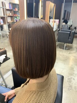 ディシェーレローブ(die Schere Lob) マロンベージュで愛されヘアに