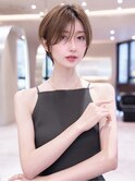 ショートヘア　小顔　オリーブグレー　大人可愛い　20代30代