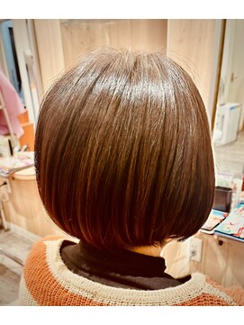 街ノビヨウシツ 丸みのあるボブ