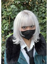 ミミー(mimiiy)&nbsp;ホワイトカラー×ウルフカット