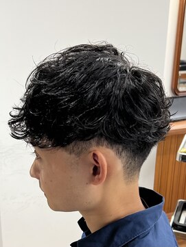 ザデイトウキョウ 表参道 青山(THE DAY TOKYO) MEN’S/波巻きツイストスパイラル/リバースセンターパート