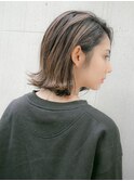 切りっぱなしボブで外ハネスタイル