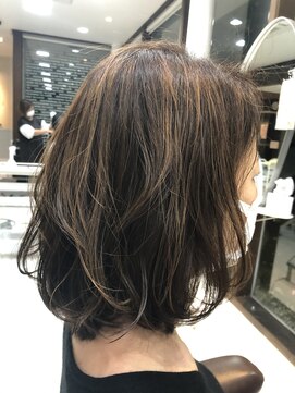 リョージ オブ ジェネレーション(Ryoji of GENERATION) グレーカラーでも明るく!