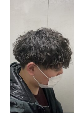 エルオム(EL.HOMME) 波巻きパーマ／刈り上げマッシュ