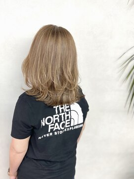 ヴィフ 大船(VIF) レイヤーカットくびれヘア白髪ぼかし脱白髪染めハイライトカラー