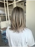 バレイヤージュ レイヤーカット ベージュカラー ケアブリーチ