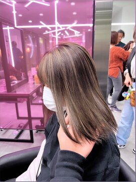 アース コアフュールボーテ 新潟青山店(EARTH coiffure beaute) ハイライトカラー_ミルクティー_ケアブリーチ