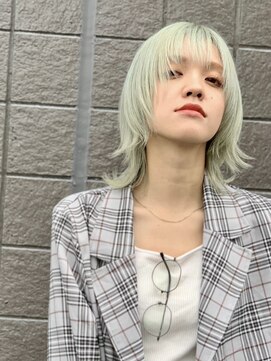 シー 立川(Si) ウルフカット/ケアブリーチ/ペールグリーン