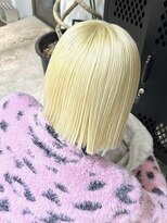 ヲタク(wotaku.)&nbsp;抜きっぱなしブロンドダブルカラーケアブリーチ切りっぱなしボブ