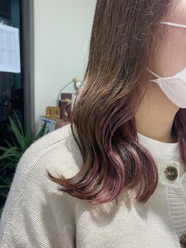 コトナ 越谷店 Aラインセミロングヘア×インナーカラー