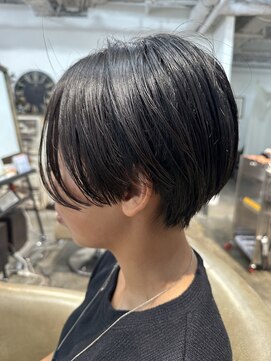 レガーレ(Legare) 黒髪前下がりショートスタイル