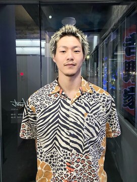 カートバイハイジ(Kurt by Heidi) スパイキーショート×ハイトーン