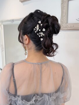 ミミバイカシュカシュ(mimi by cache cache) ミディアムお団子シニヨンアレンジ結婚式参列お呼ばれヘアセット