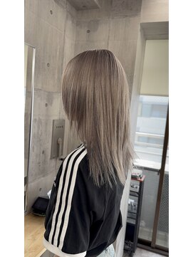 モニカ 栄店(MONIQA) ミルクティーグレージュ