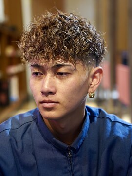 メリケンバーバーショップ コウベ(MERICAN BARBERSHOP KOBE) メンズカット波巻きダウンバング