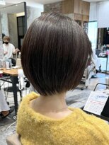 アフロート ルヴア(AFLOAT RUVUA)&nbsp;『岩田莉奈』40代50代お洒落な白髪染ショートボブ新宿ケアカラー
