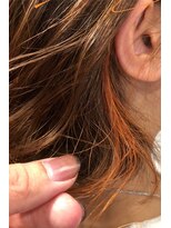 ヘアーアンドメイク ファット(Hair&Make PHAT) イヤリングカラーオレンジベージュブラウンカラー20代30代