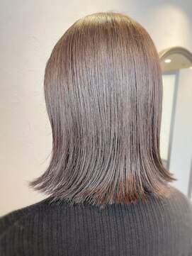 ミラレスカ 栄(MIRA RESCA) ミラレスカ ミルクティーベージュの切りっぱなしボブbyウラタニ