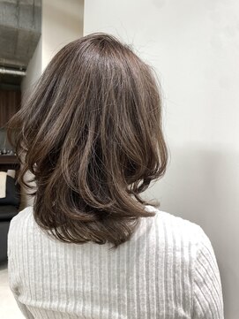 ソルドット バイ オハナ(sol.by ohana) 30代40代50代女性白髪ぼかしハイライトスタイル レイヤー