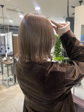 プラスディー(+D) 透明感ボブ