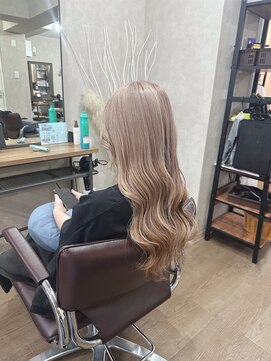 アルレン(Allen) ホワイトベージュ【宇都宮/ダブルカラー/髪質改善】