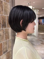 大人可愛いツヤ感ショートボブ暗髪30代40代50代ひし形シルエット