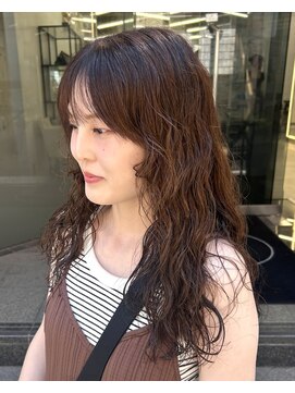 ブラウン(Brown) ロングパーマ／ウェットヘア
