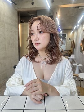 バド(bado) ピンクベージュ/透明感カラー／レイヤーカット／髪質改善/本町