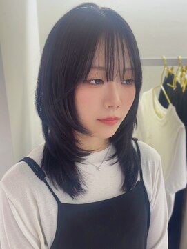 ラヴィ(Lavie) 暗髪韓国ヘアーハッシュカットレイヤーカットハイライトカラー