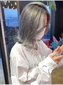 クールな大人ハイトーンボブ