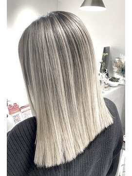 シエラ 心斎橋(CIERA.) CIERA.バレイヤージュ×切りっぱなしライン