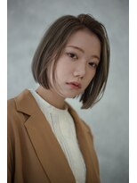 ウラ(.ula)&nbsp;ミルクたっぷりミルクティーベージュ×ミニボブ