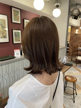 ムーン(moon) 9月#モテ髪カタログ#外ハネボブ#ペールベージュ